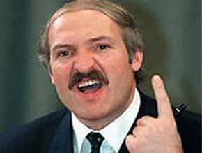 Лукашенко с перстом